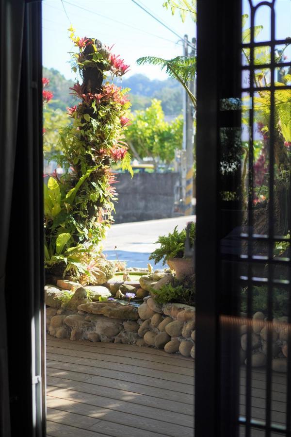蘊慢築 茶花藝主題民宿 Yun Man Zhu Homestay Gongguan Exterior photo