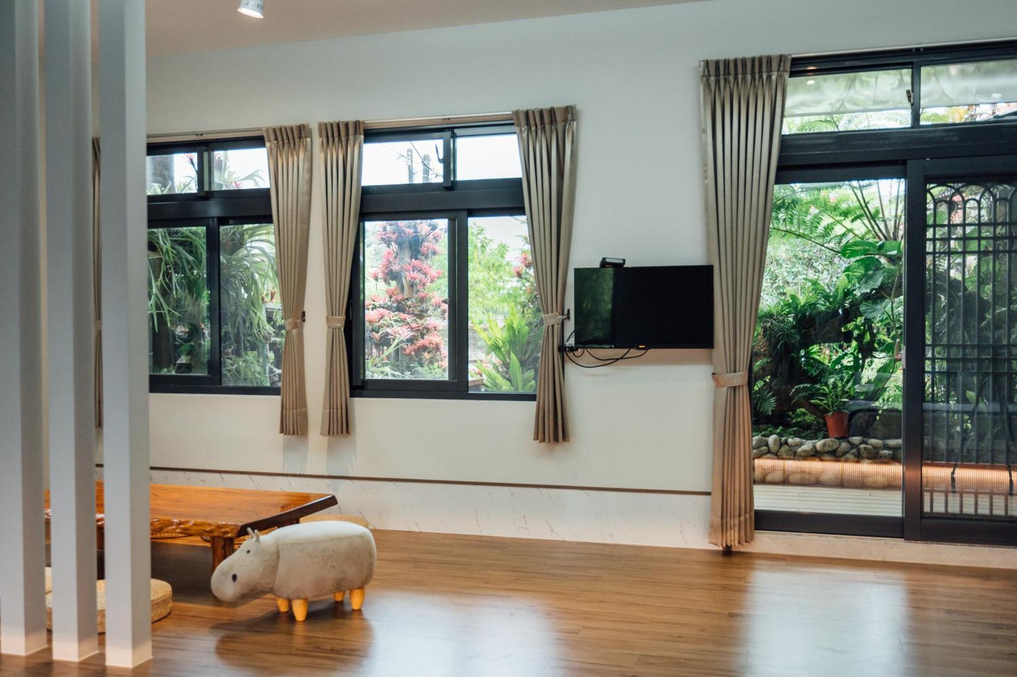 蘊慢築 茶花藝主題民宿 Yun Man Zhu Homestay Gongguan Exterior photo